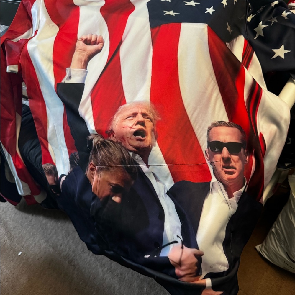 Trump 2024 Campaign American Flag Photo Print Hoodie
Size 2XL